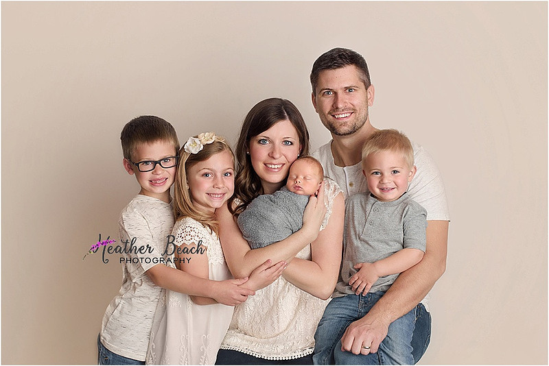 newborn photos, family of 6, Madison baby photographer, Sun Prairie newborn photographer