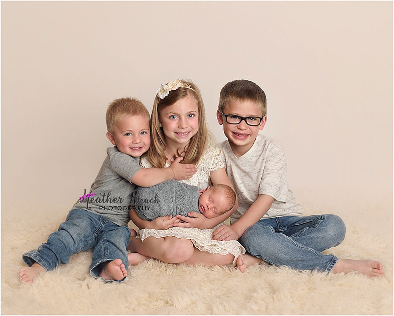 newborn photos, siblings with newborn, Madison newborn photographer, Sun Prairie baby photographer