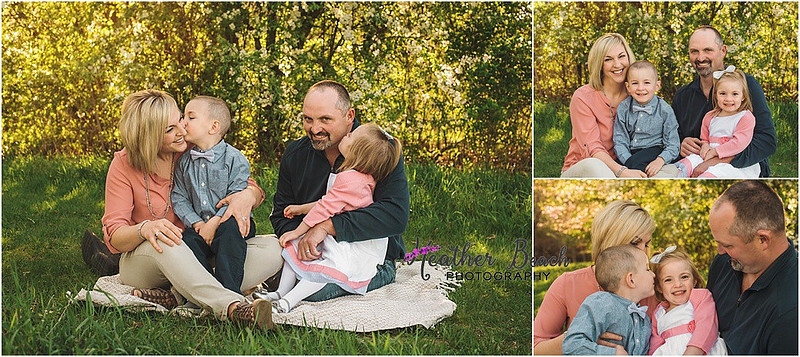 Sun Prairie family photographer, Sun Prairie baby photographer, Sun Prairie child photographer, Sun Prairie portrait photographer, extended family, outdoor family pictures, twins, family of 4
