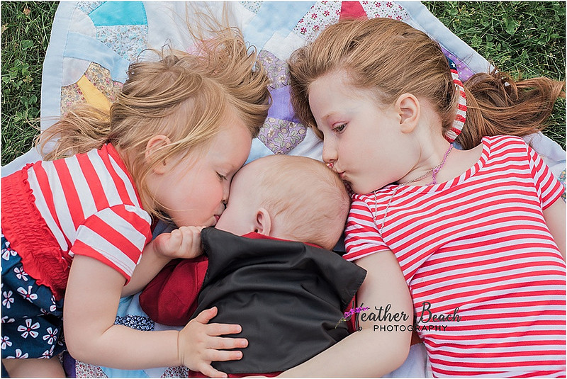 siblings, park, Sun Prairie family photographer, Sun Prairie baby photographer, Madison family photographer,