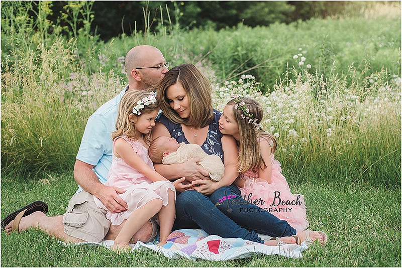 Sun Prairie newborn photographer, Sun Prairie baby photographer, outdoor newborn photography, Sun Prairie family photographer, siblings with newborn, siblings