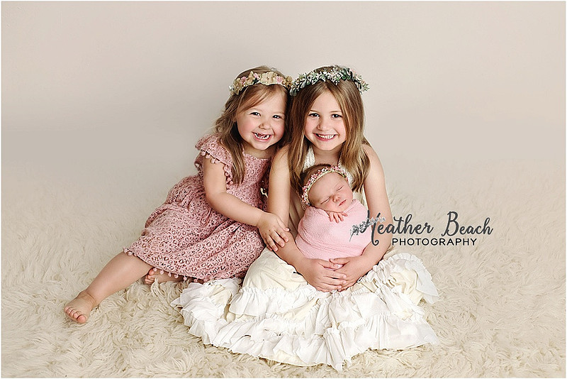 Baby girl, three girls, sisters, newborn with family, Sun Prairie newborn photographer, newborn photography, Sun Prairie portrait photographer, Madison newborn photographer, baby in pink