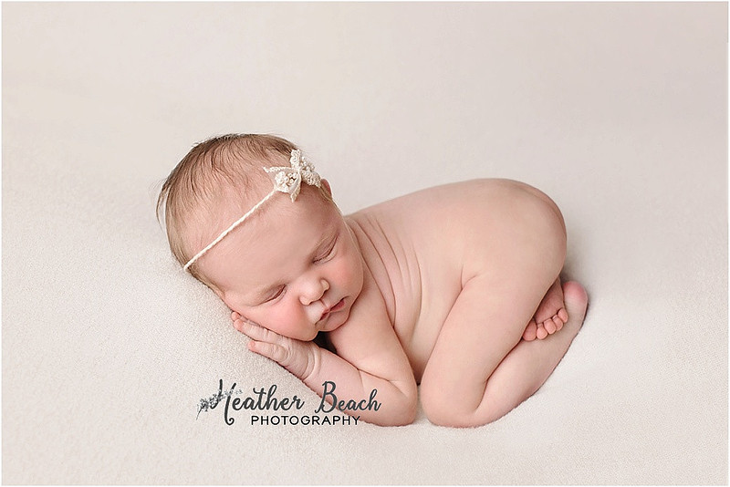 Baby girl, three girls, sisters, newborn with family, Sun Prairie newborn photographer, newborn photography, Sun Prairie portrait photographer, Madison newborn photographer, baby in pink