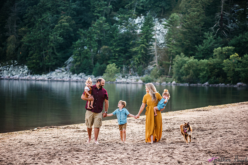 family of five, family photography, Sun Prairie Family photographer, Wisconsin Dells, beach, bluffs, cute family