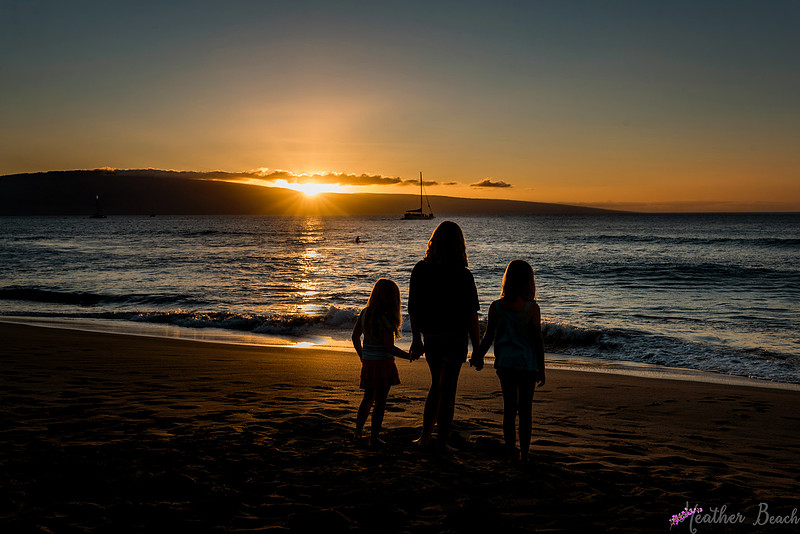 Sun Prairie family photographer, Sun Prairie child photographer, portrait photographer, sisters, siblings, girls, beach, sun