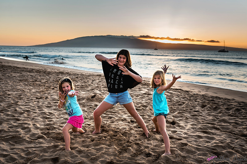 Sun Prairie family photographer, Sun Prairie child photographer, portrait photographer, sisters, siblings, girls, beach, sun
