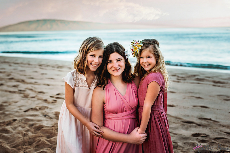 Sun Prairie family photographer, Sun Prairie child photographer, portrait photographer, sisters, siblings, girls, beach, sun