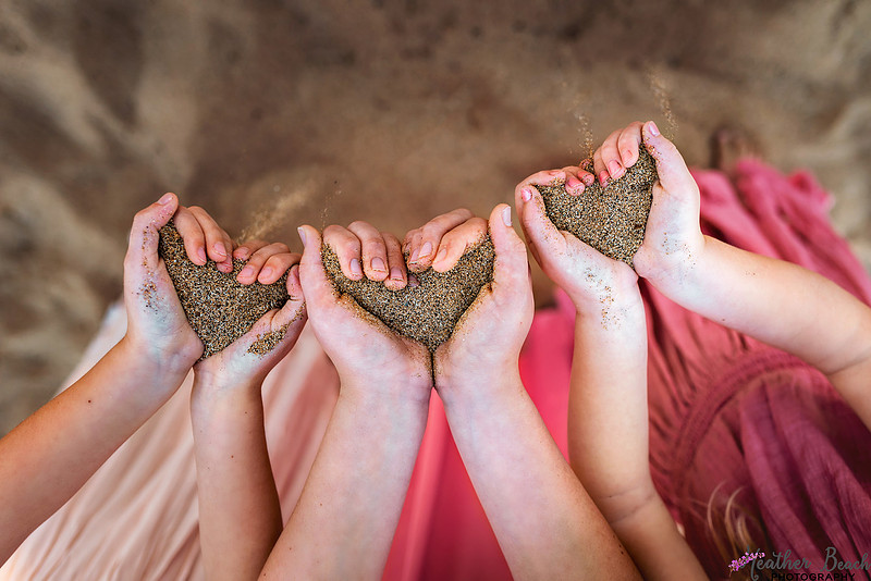 Sun Prairie family photographer, Sun Prairie child photographer, portrait photographer, sisters, siblings, girls, beach, sun