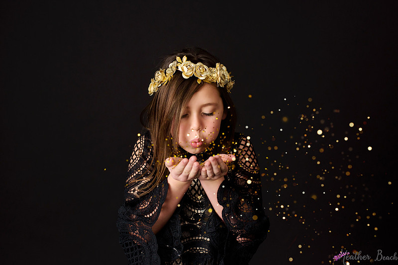 Glitters, kids, children, studio photography, Sun Prairie photographer, Sun Prairie child photographer, Sun Prairie portrait photographer, Sun Prairie photography studio, Madison child photographer, siblings, girls, boys, fun kid pictures.