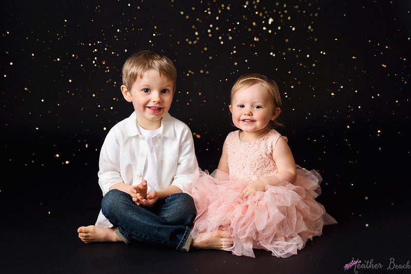 Glitters, kids, children, studio photography, Sun Prairie photographer, Sun Prairie child photographer, Sun Prairie portrait photographer, Sun Prairie photography studio, Madison child photographer, siblings, girls, boys, fun kid pictures.