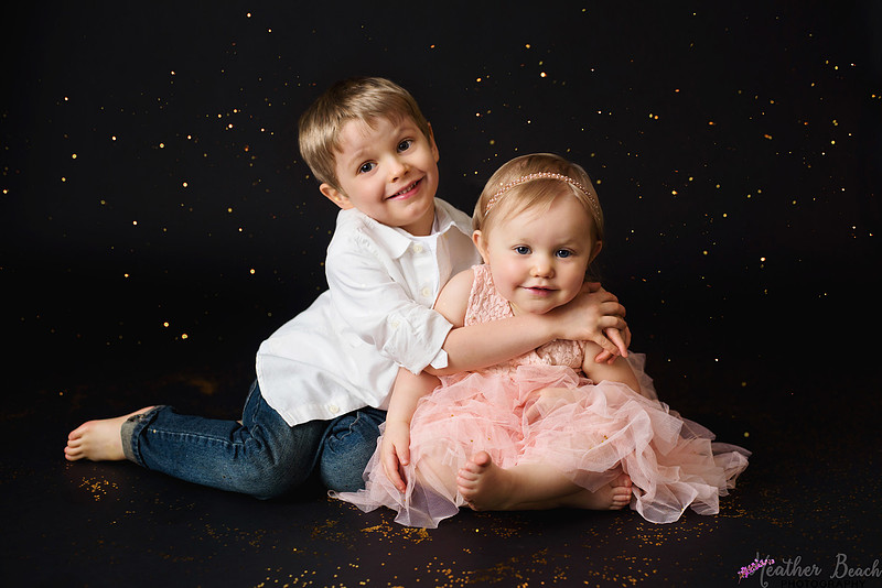 Glitters, kids, children, studio photography, Sun Prairie photographer, Sun Prairie child photographer, Sun Prairie portrait photographer, Sun Prairie photography studio, Madison child photographer, siblings, girls, boys, fun kid pictures.